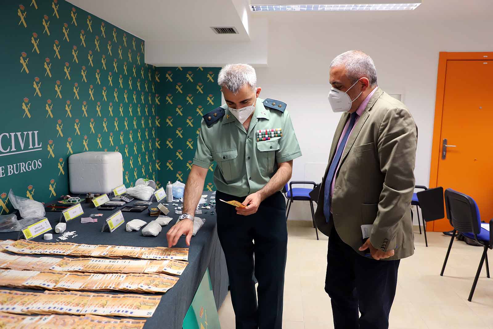 Fotos: La Guardia Civil desarticula un grupo dedicado a la venta y distribución de estupefacientes en la comarca de Pinares