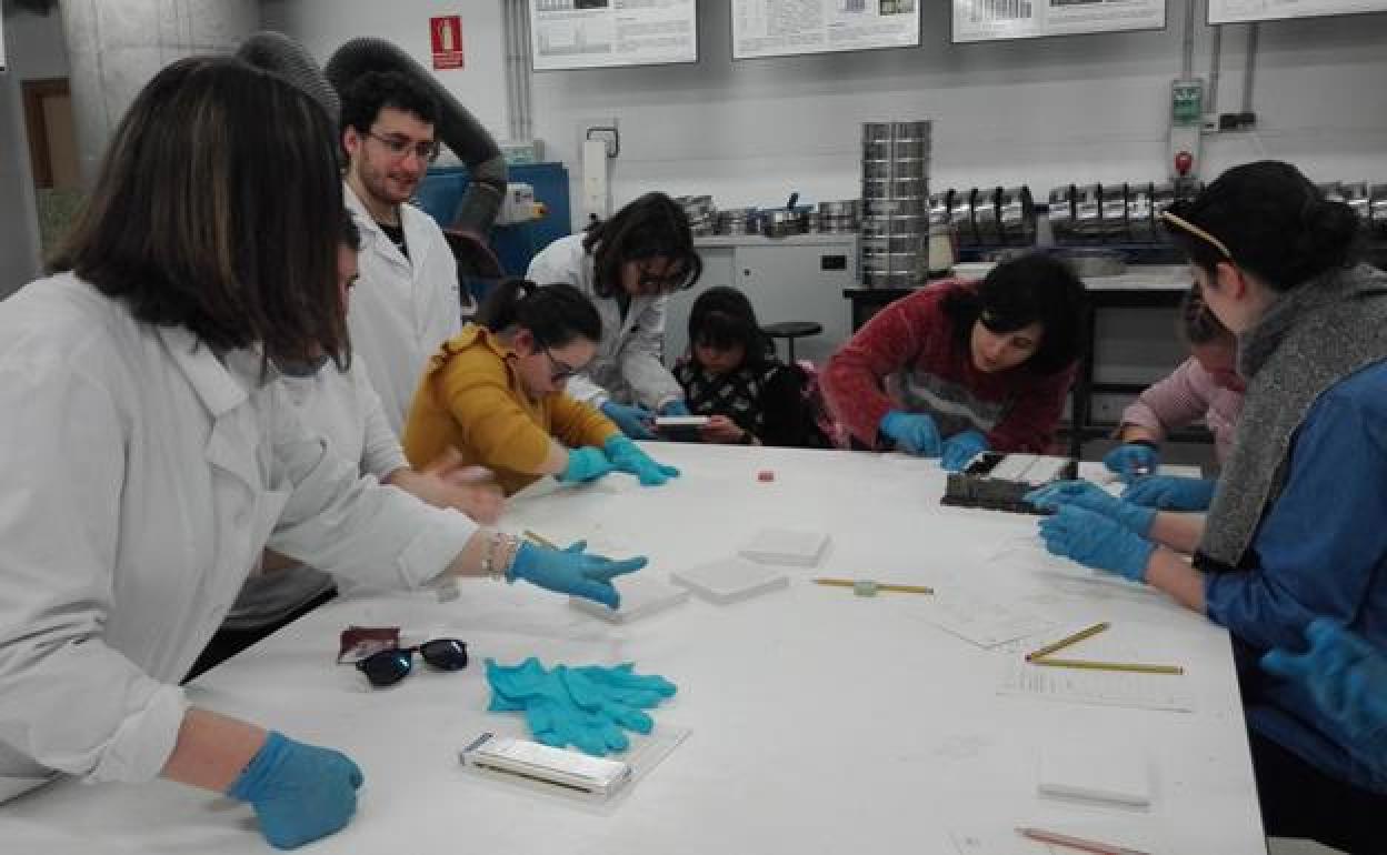 Alumnos durante un taller de inclusión el año pasado en la UBU.