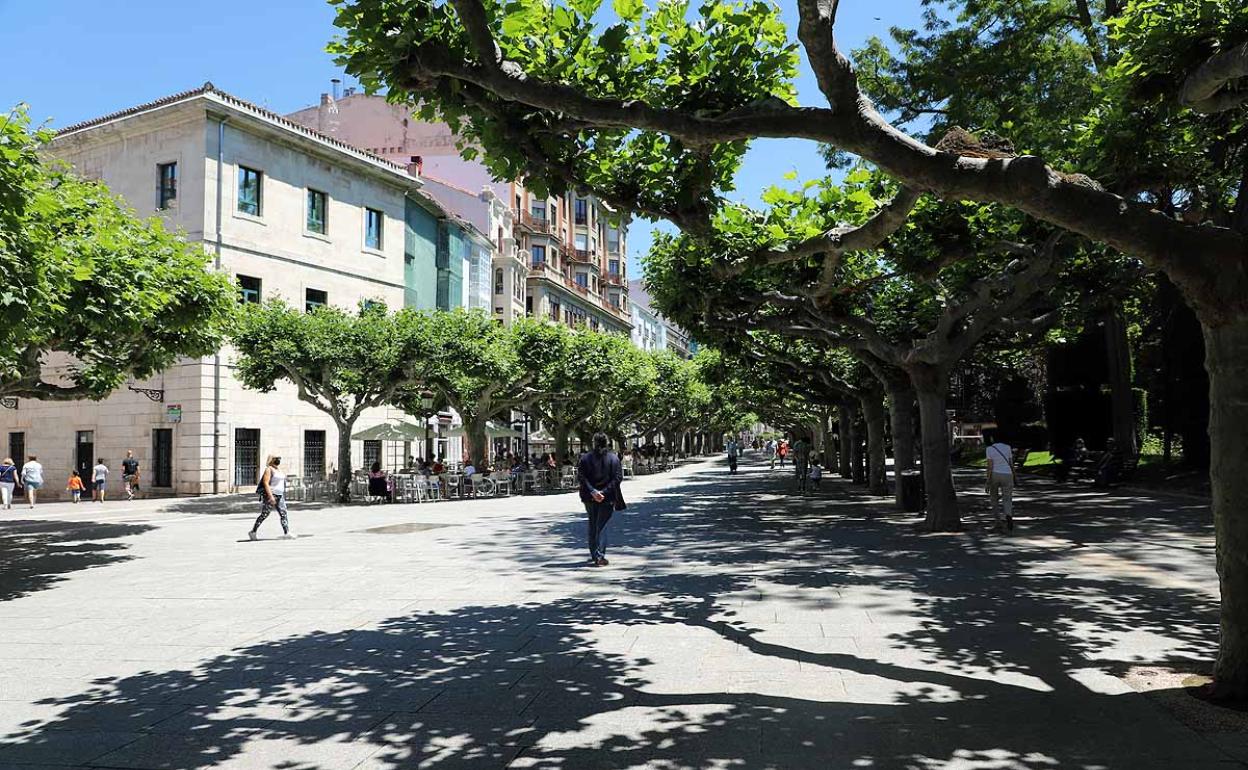 Imagen del Paseo del Espolón de Burgos.