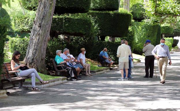 La incidencia de la covid-19 sube en los menores de 30 y registra caídas en el resto de edades en Burgos