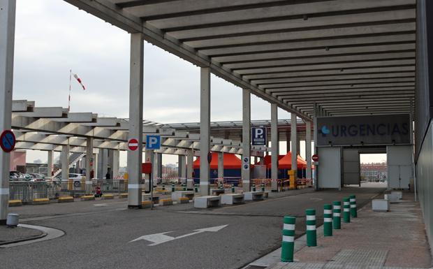 El parking de Urgencias del Hospital de Burgos seguirá cerrado ante la posibilidad de recuperar la carpa de triaje