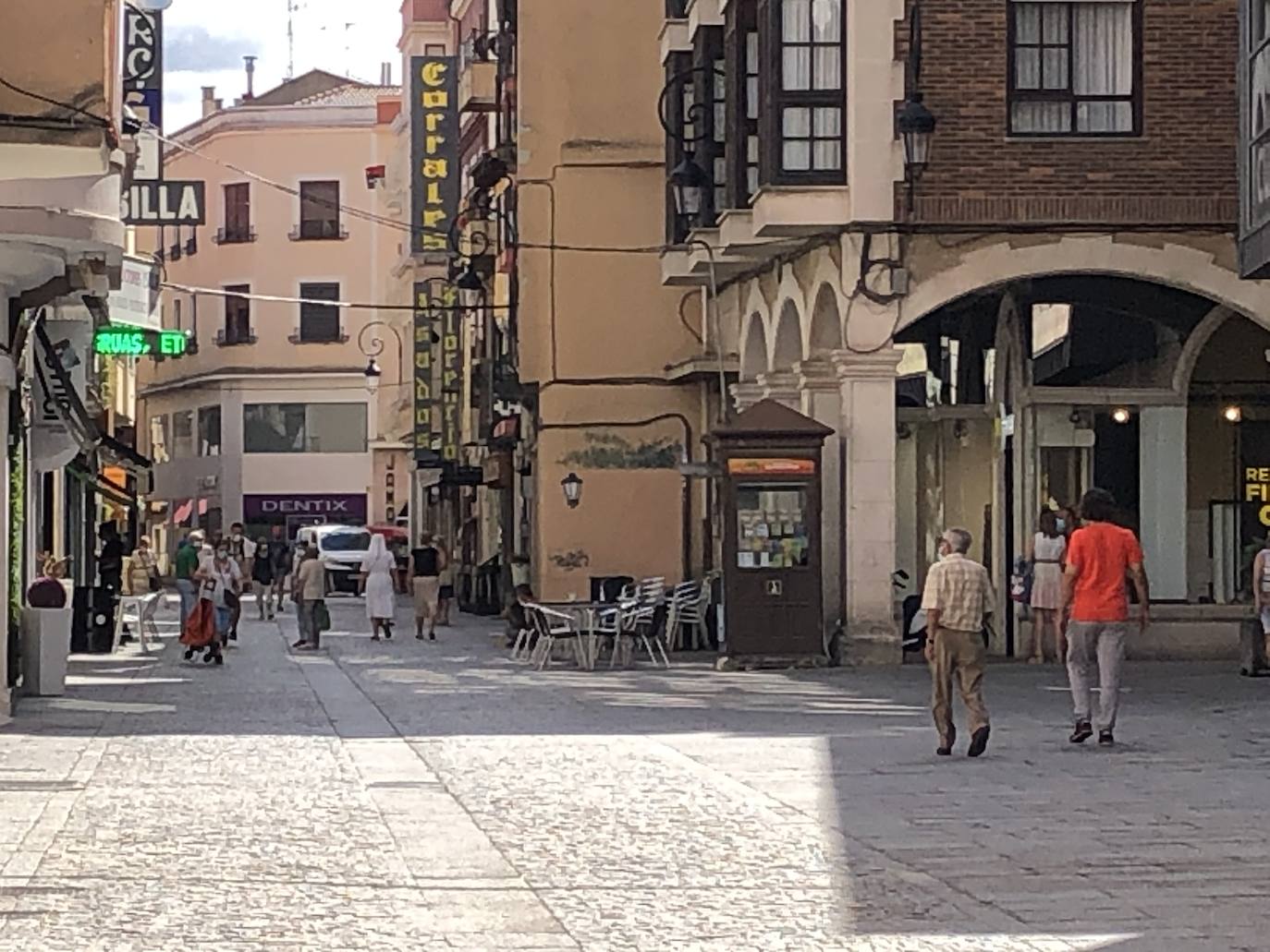 Fotos: Aranda de Duero retoma el pulso de la calle