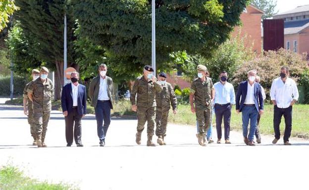 El general Ruiz Olmos afirma en Burgos que el ejército estará «perfectamente preparado» para servir a los españoles durante la pandemia