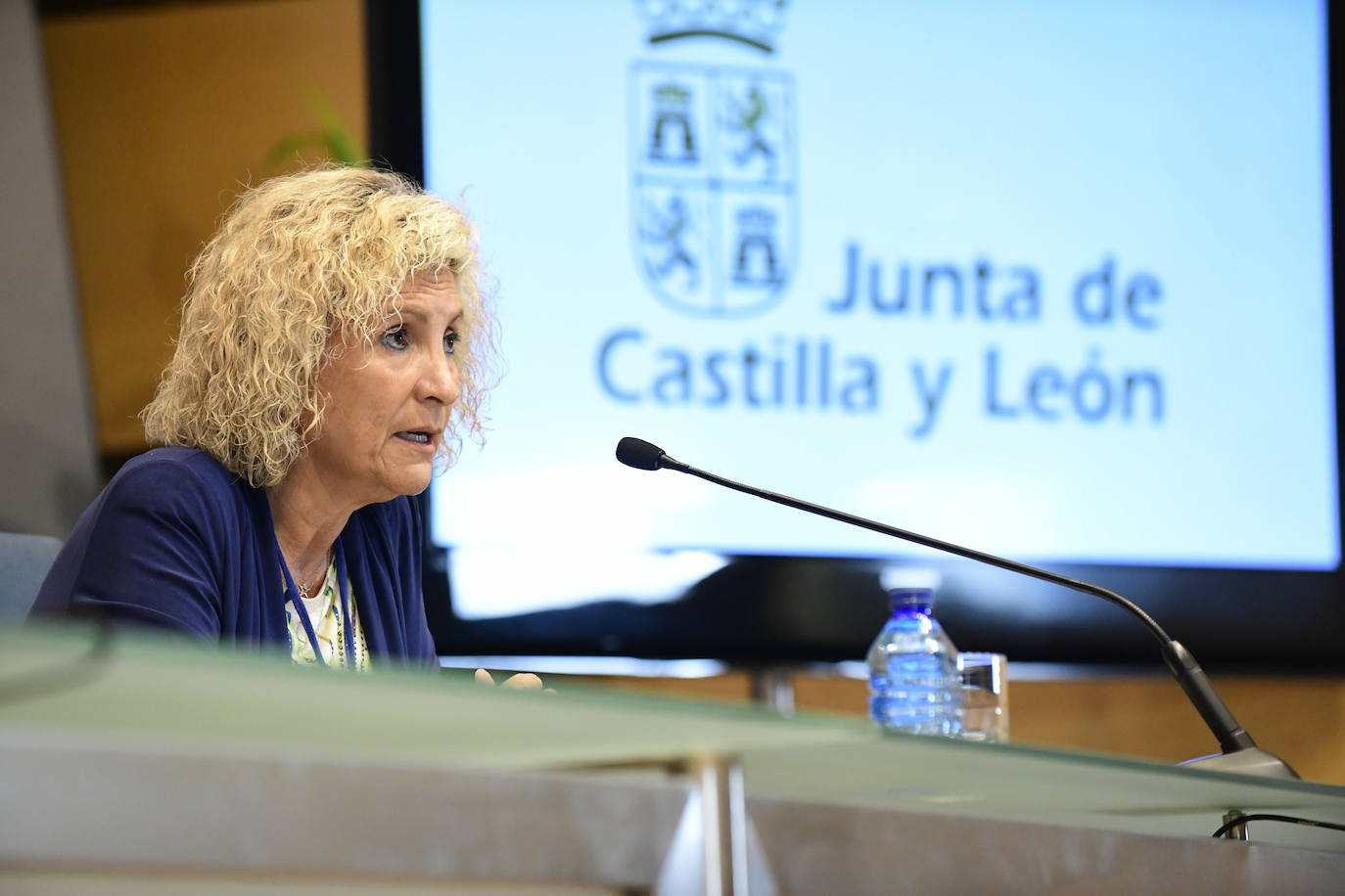 La consejera de Sanidad, Verónica Casado, durante su comparencencia este martes. 