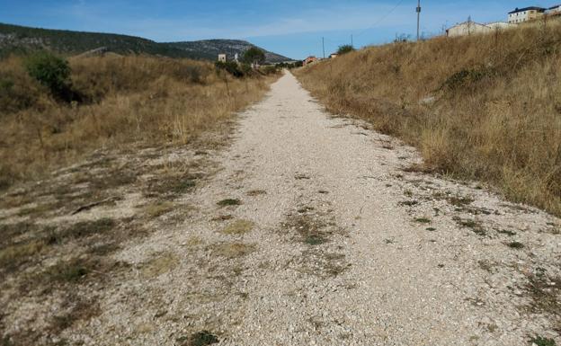 Vía verde a la llegada a Hontoria del Pinar. 