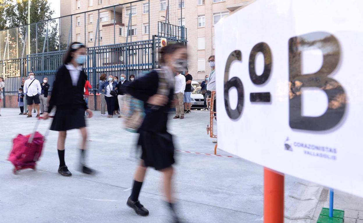 ¿Pueden los padres dejar de llevar al colegio a sus hijos por miedo a la covid-19?