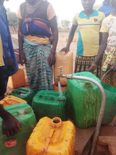 Imagen secundaria 1 - El agua potable llega a Burkina Faso de la mano de los rotarios de Burgos y Valladolid