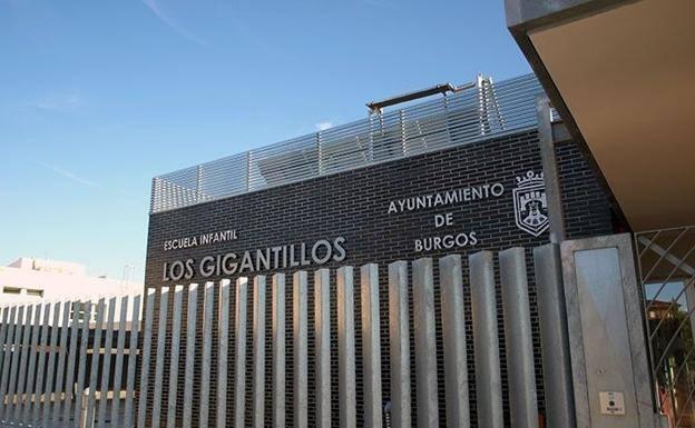 El Ayuntamiento cierra un aula de la escuela Los Gigantillos por un positivo en covid-19