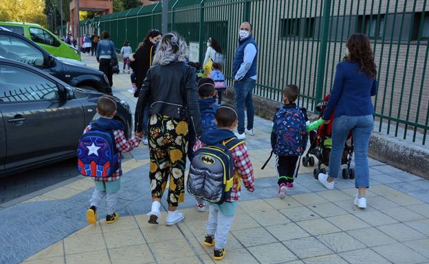 La vuelta al cole ya confina a un centenar de alumnos de Burgos en cuatro días lectivos