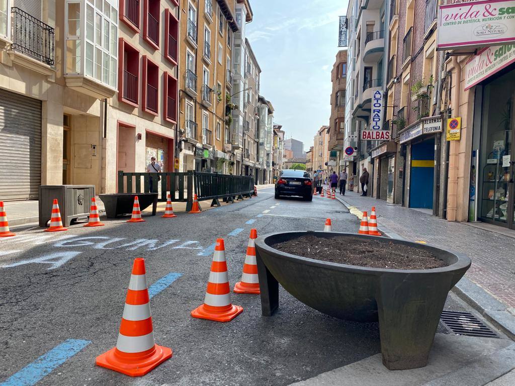 Fotos: La calle Santa Clara se reconfigura para priorizar a los peatones