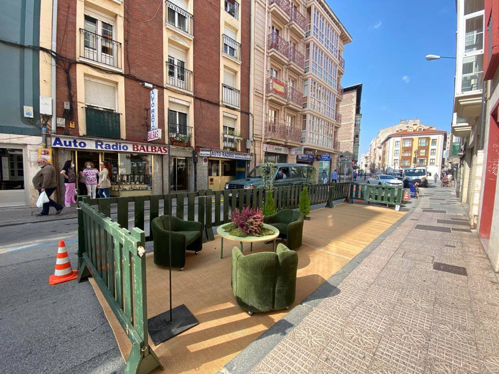 Fotos: La calle Santa Clara se reconfigura para priorizar a los peatones