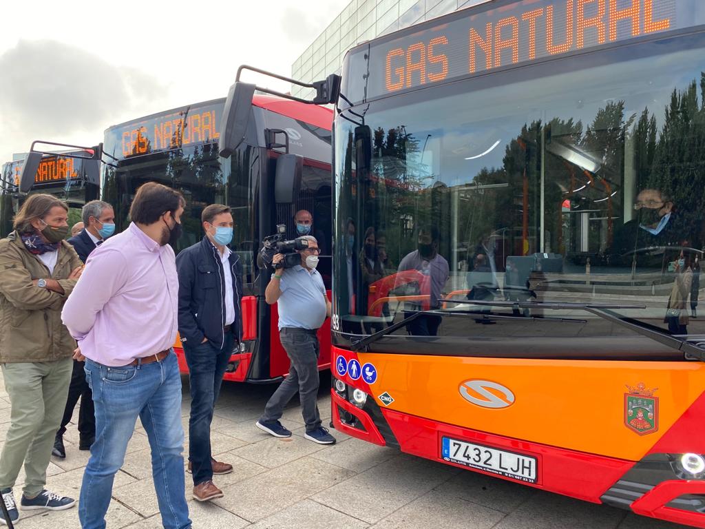 Fotos: El Ayuntamiento de Burgos presenta su nueva flota de autobuses urbanos