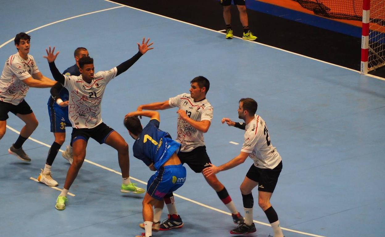 Balonmano Burgos: El UBU San Pablo debuta con una gran victoria