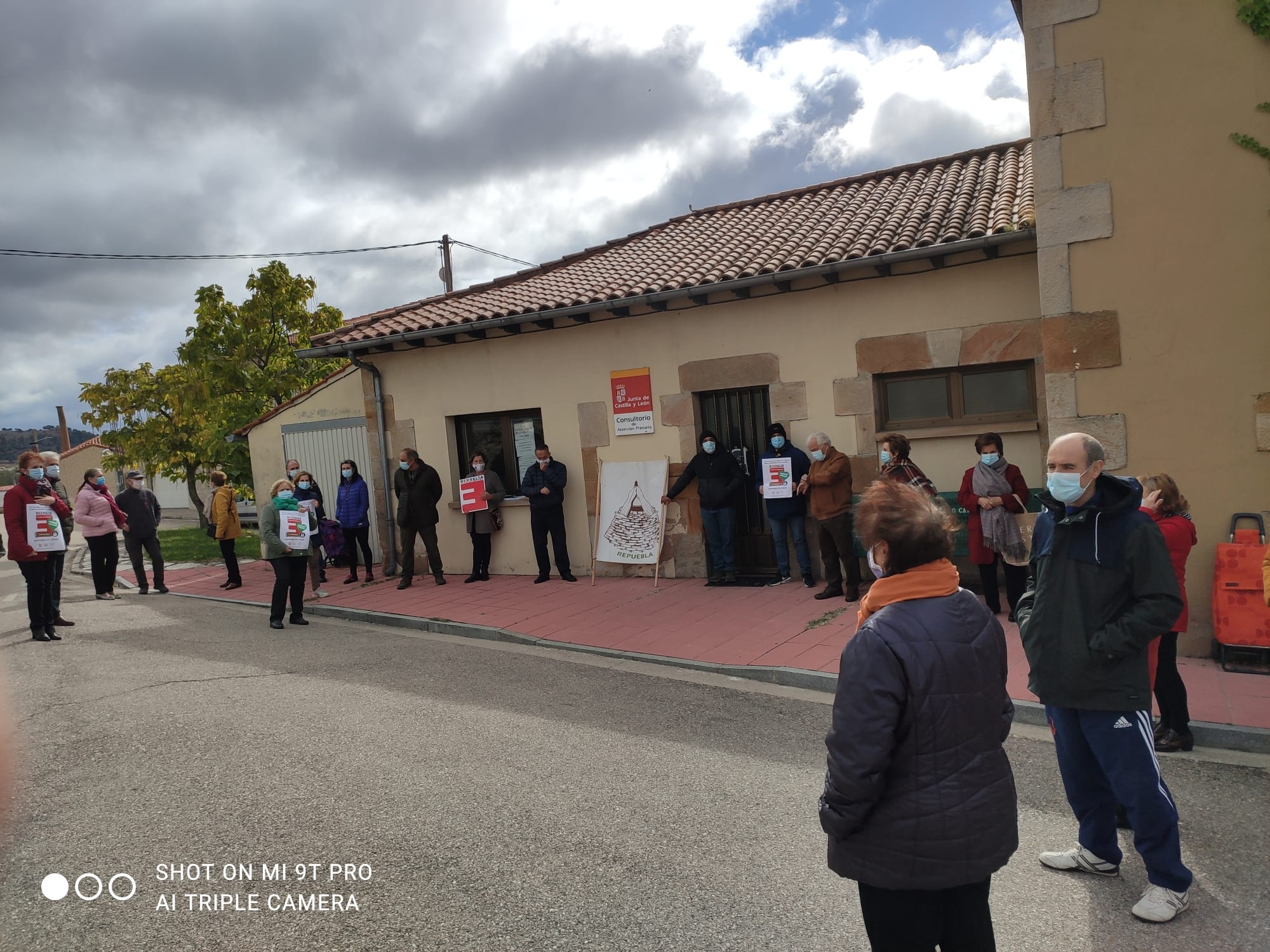 Fotos: Los pueblos burgaleses responden a la concentración nacional en defensa de la sanidad rural