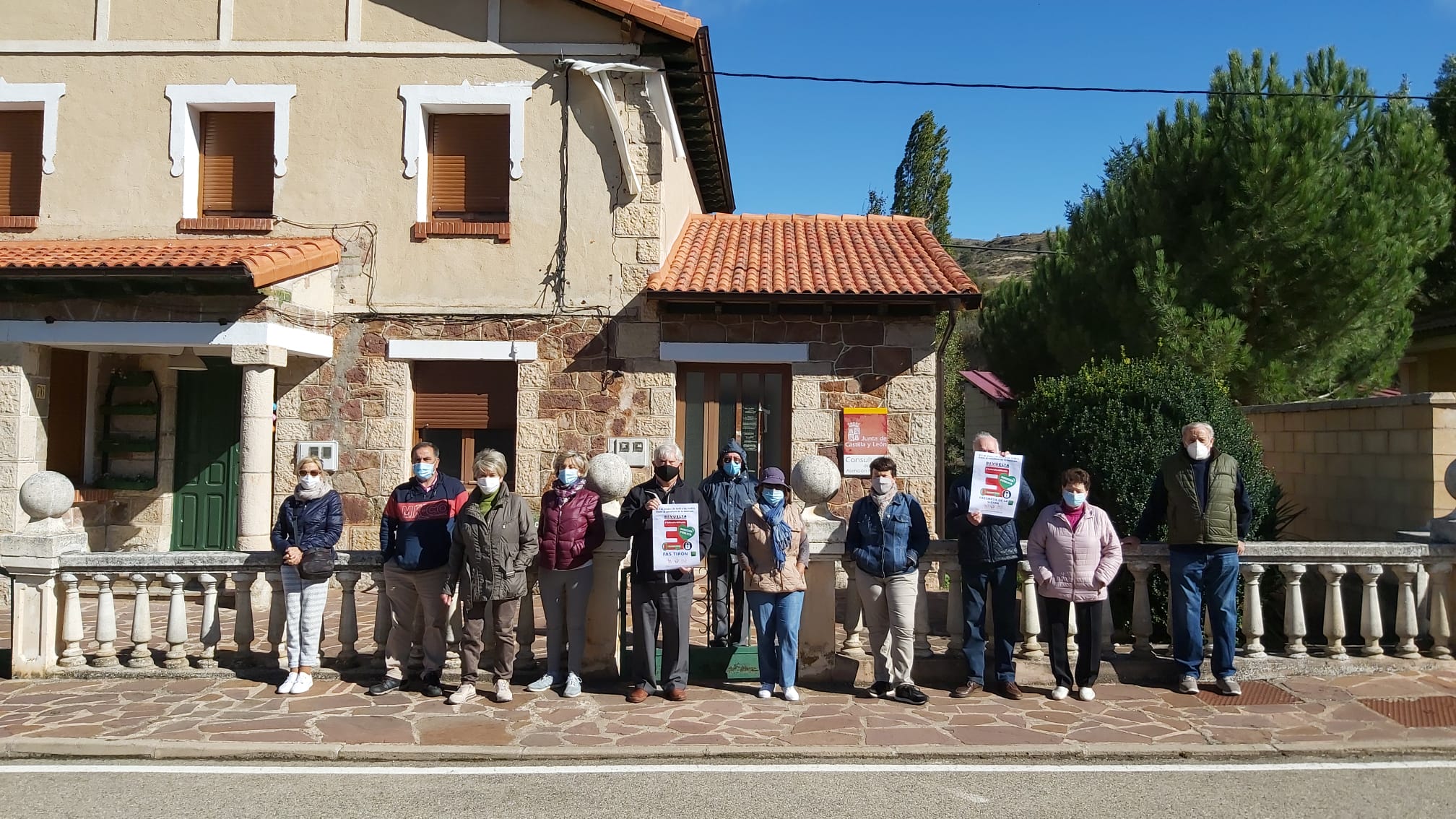 Fotos: Los pueblos burgaleses responden a la concentración nacional en defensa de la sanidad rural