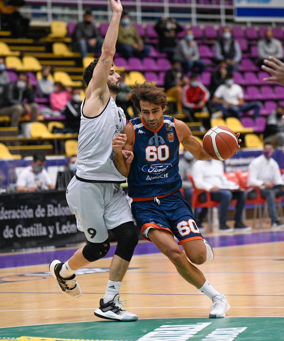 Los palentinos se imponen a los burgaleses y se alzan con la Copa Castilla y León.