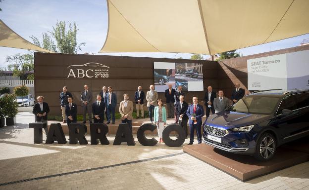 Parte del jurado que ha otorgado el galardón al Seat Tarraco