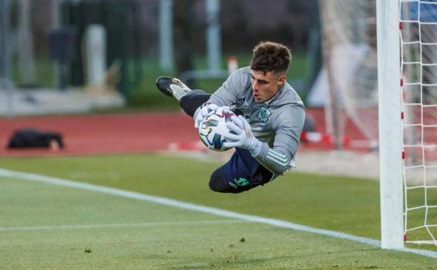 Kepa Arrizabalaga, durante el último entrenamiento de la selección española.