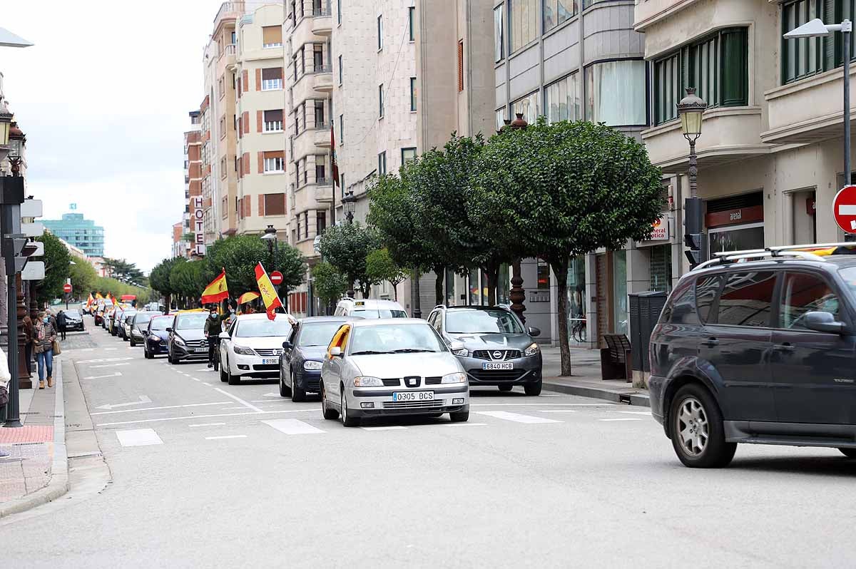 Fotos: Imágenes de la caravana de Vox en Burgos