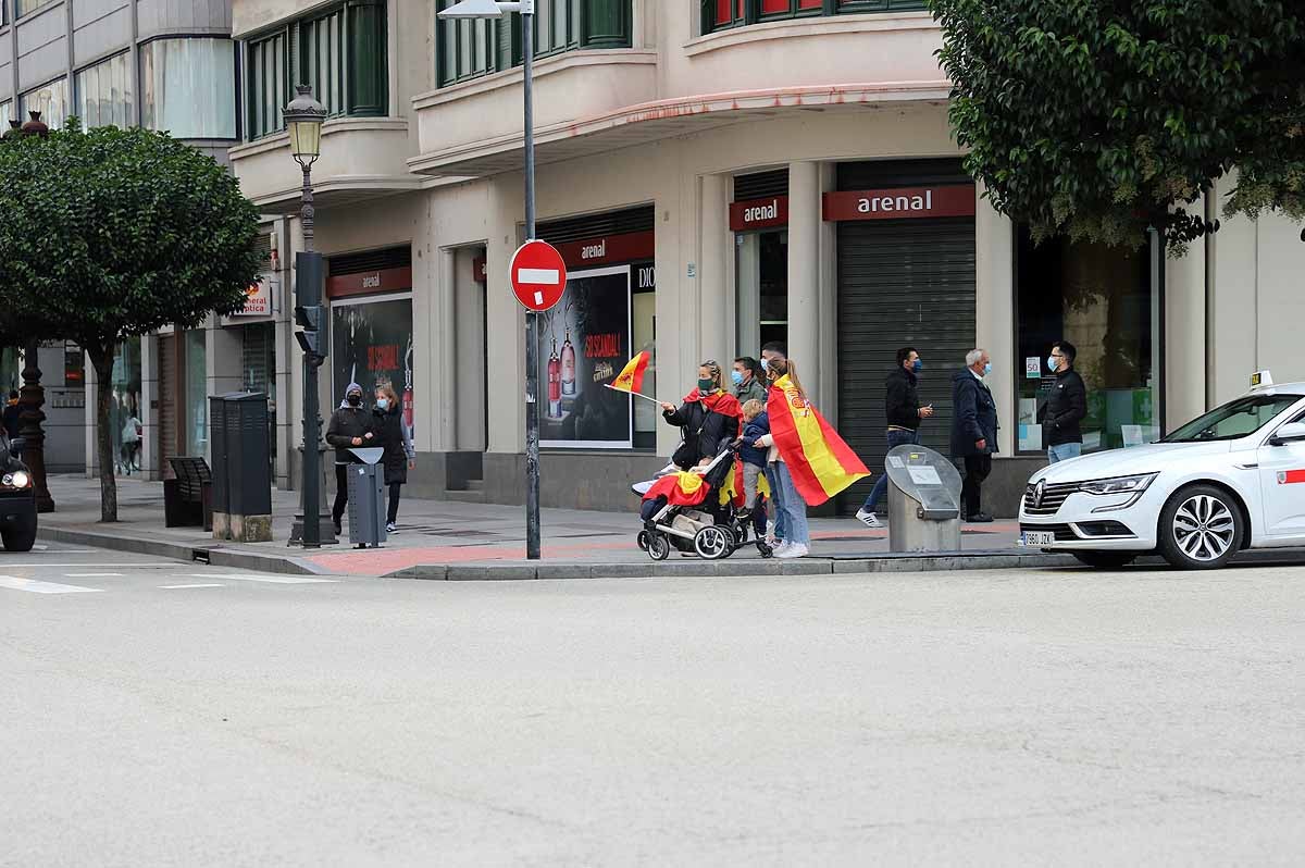 Fotos: Imágenes de la caravana de Vox en Burgos