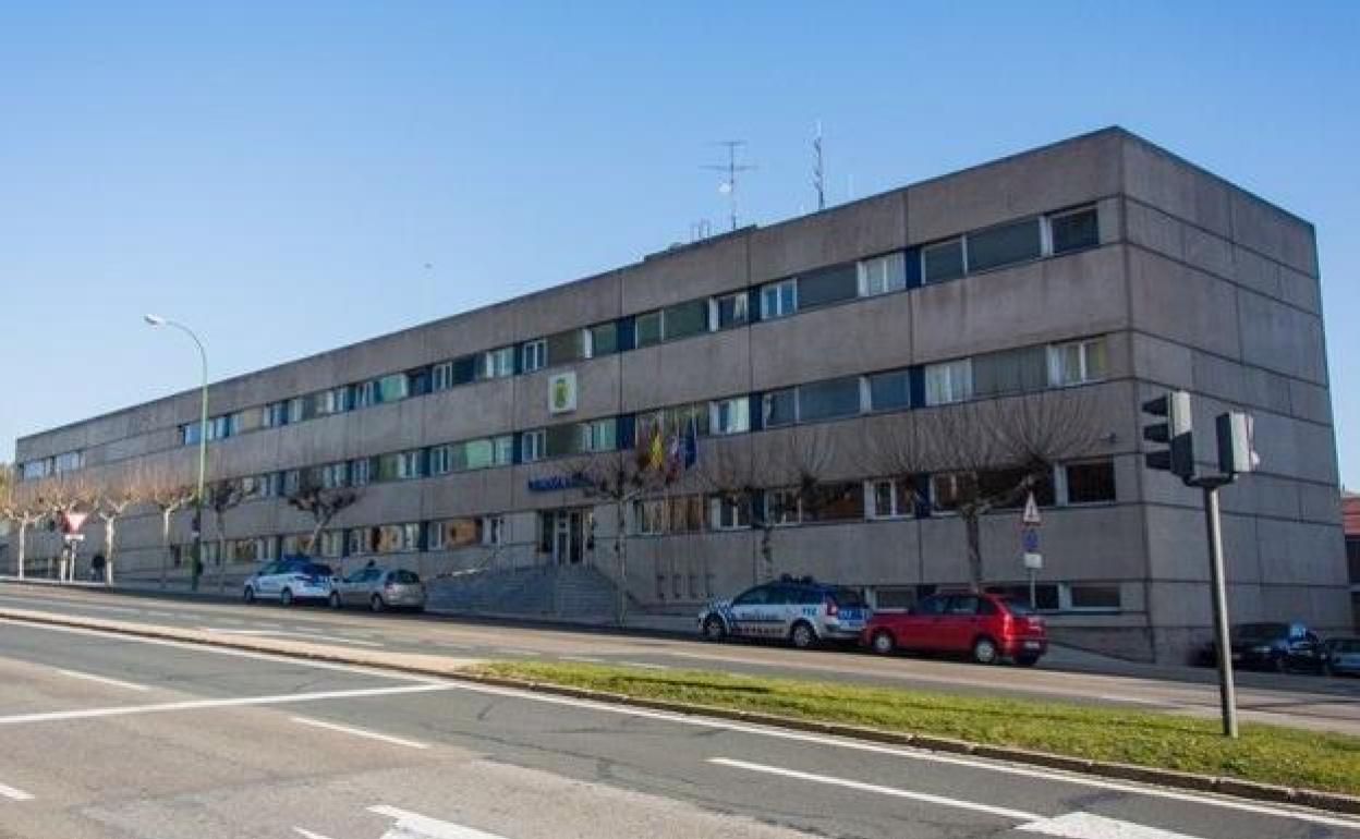 El edificio de la Policía Local y los Bomberos es uno de los inmuebles municipales más grandes. 