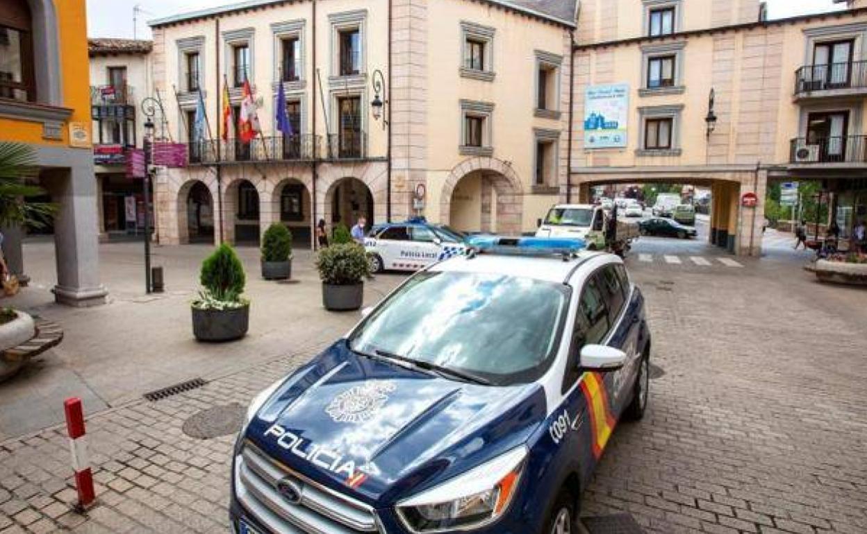 Las Fuerzas de Seguridad del Estado por las calles de Aranda durante el confinamiento de agosto. 