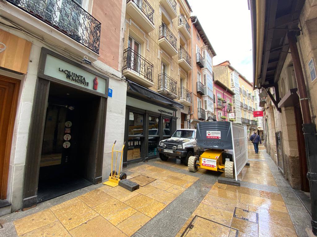 Fotos: La lluvia marca el primer día de confinamiento en Burgos