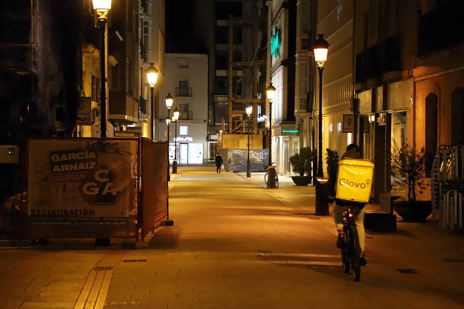 Fotos: El &#039;toque de queda&#039; devuelve a los burgaleses a sus hogares