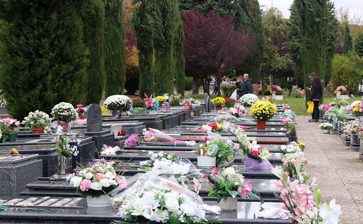 El cementerio San José de Burgos en la festividad de Los Santos. 