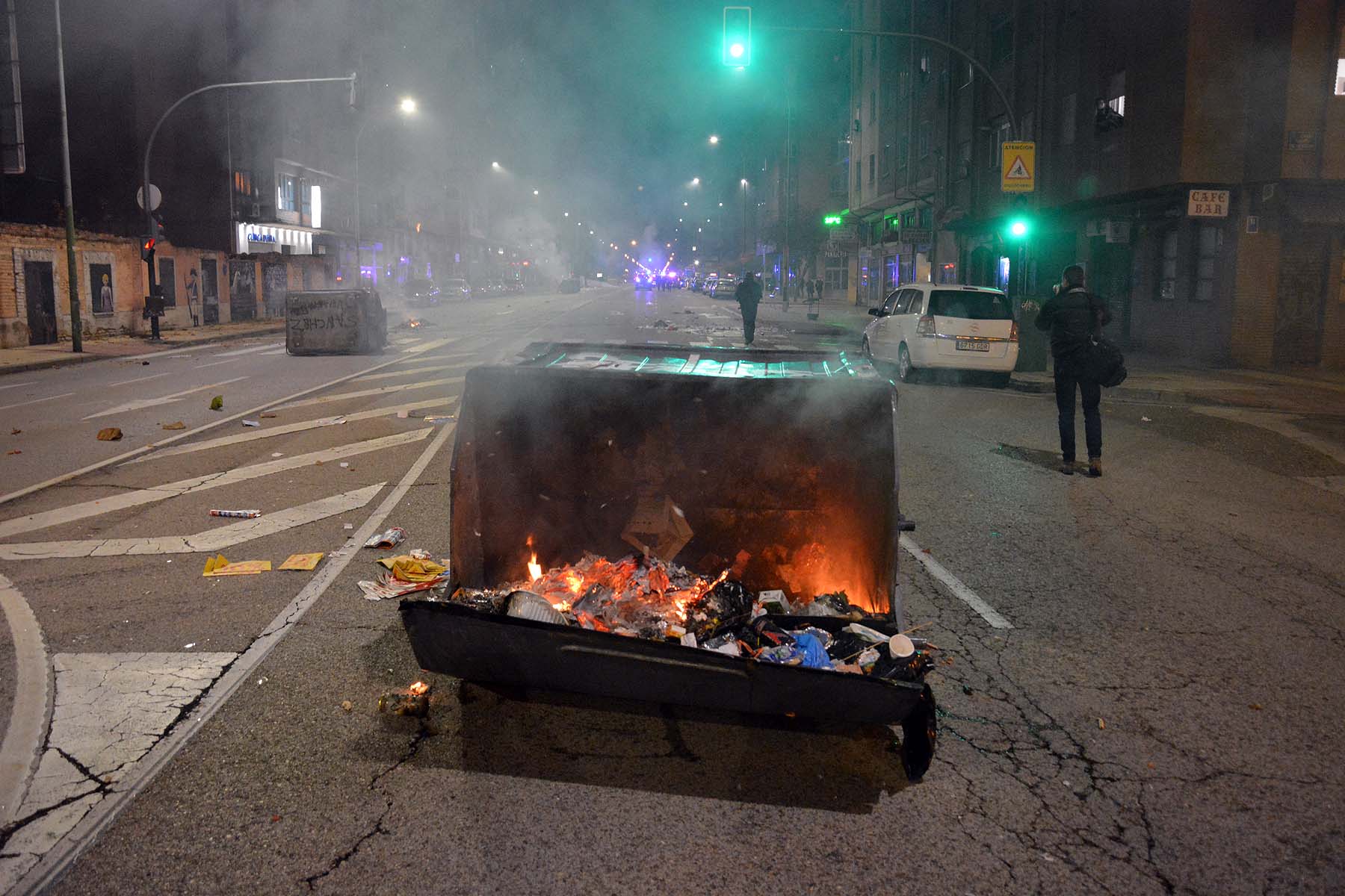 Fotos: La concentración contra las medidas anti covid acaba en batalla campal en Gamonal