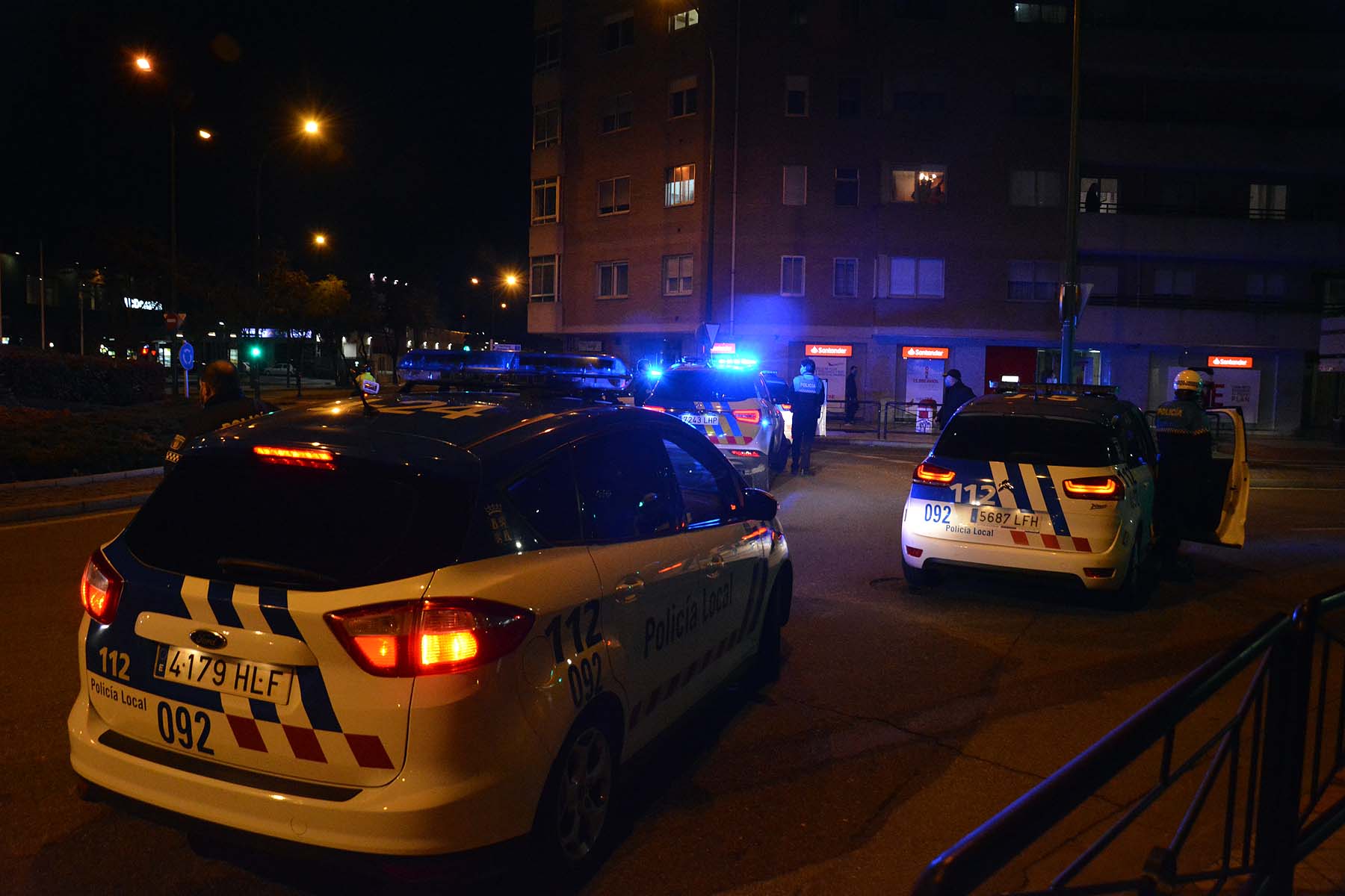 Fotos: La concentración contra las medidas anti covid acaba en batalla campal en Gamonal