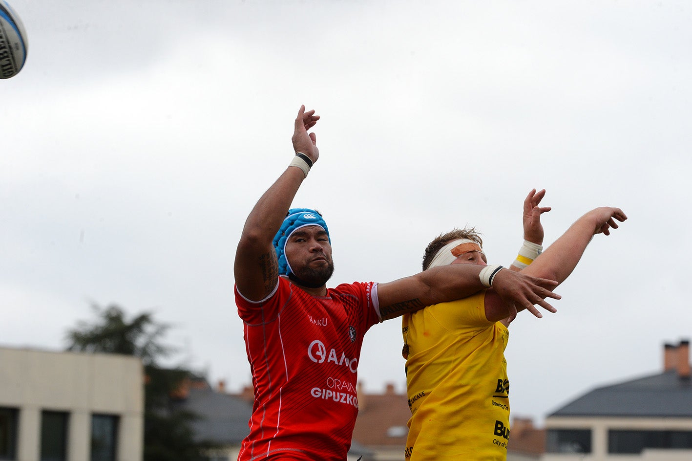 Fotos: El Ubu Bajo Cero consigue la primera victoria frente al Ampo Ordizia