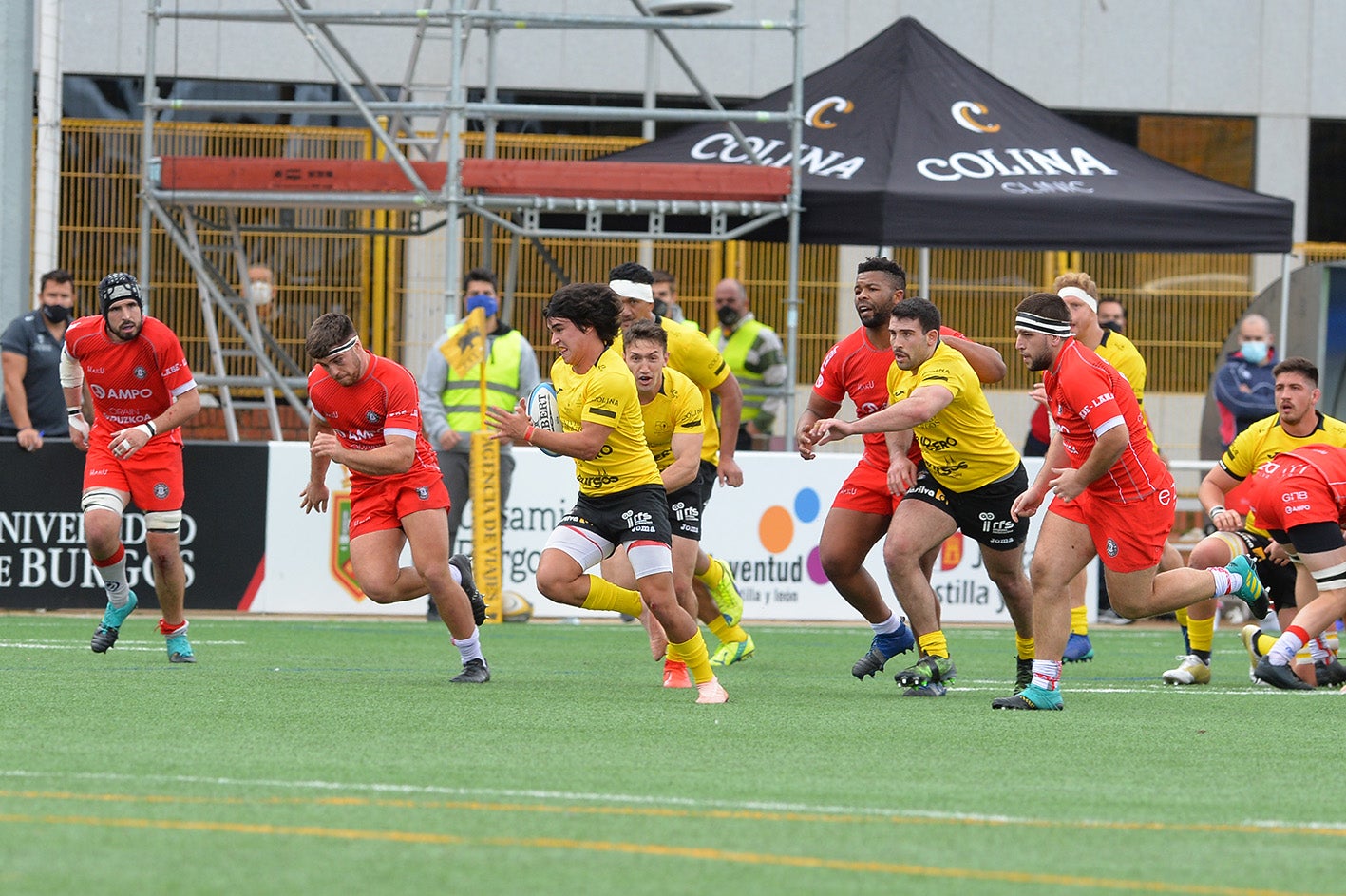 Fotos: El Ubu Bajo Cero consigue la primera victoria frente al Ampo Ordizia