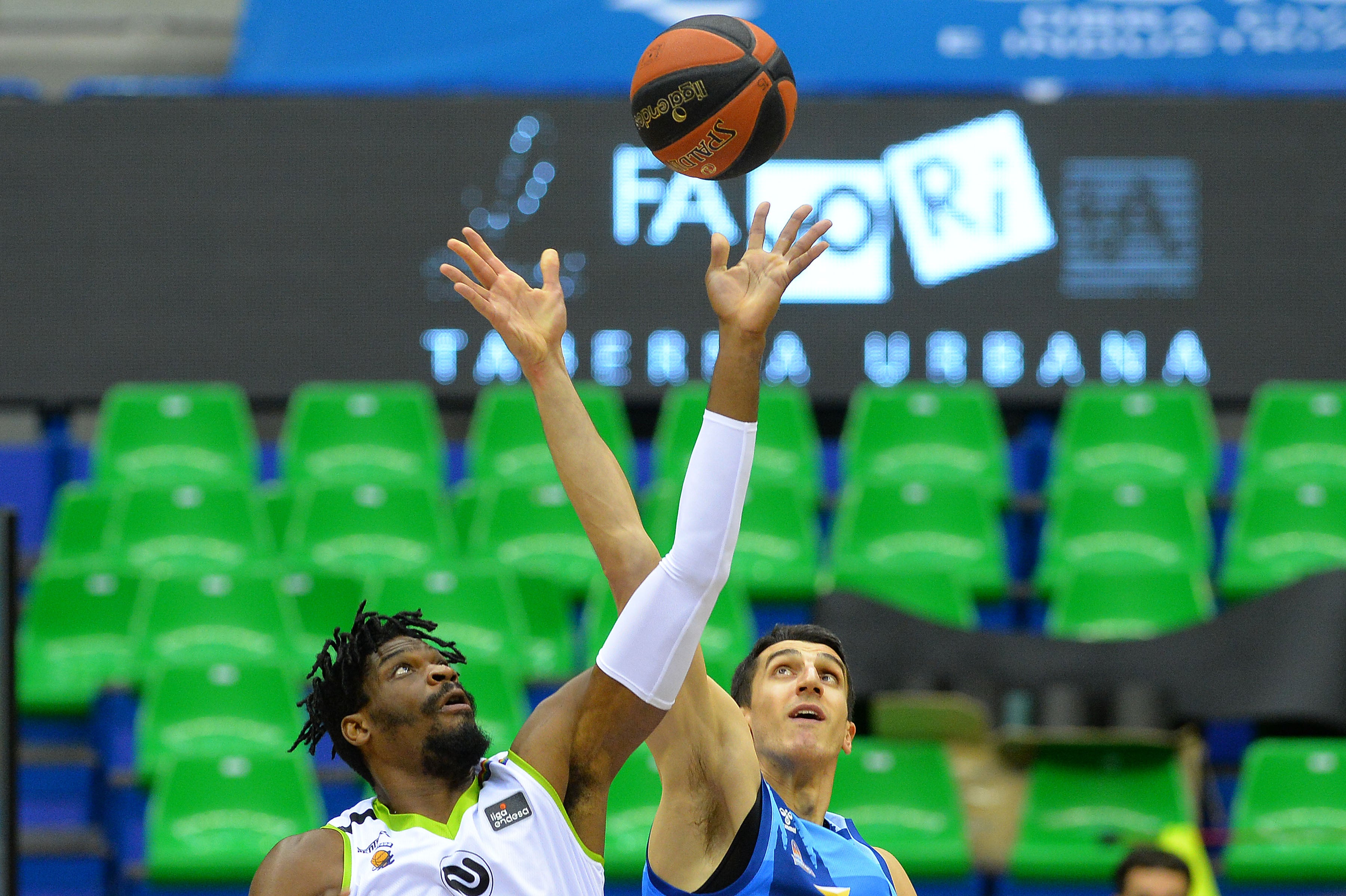 Fotos: El Hereda San Pablo cae ante Fuenlabrada en un partido plagado de bajas