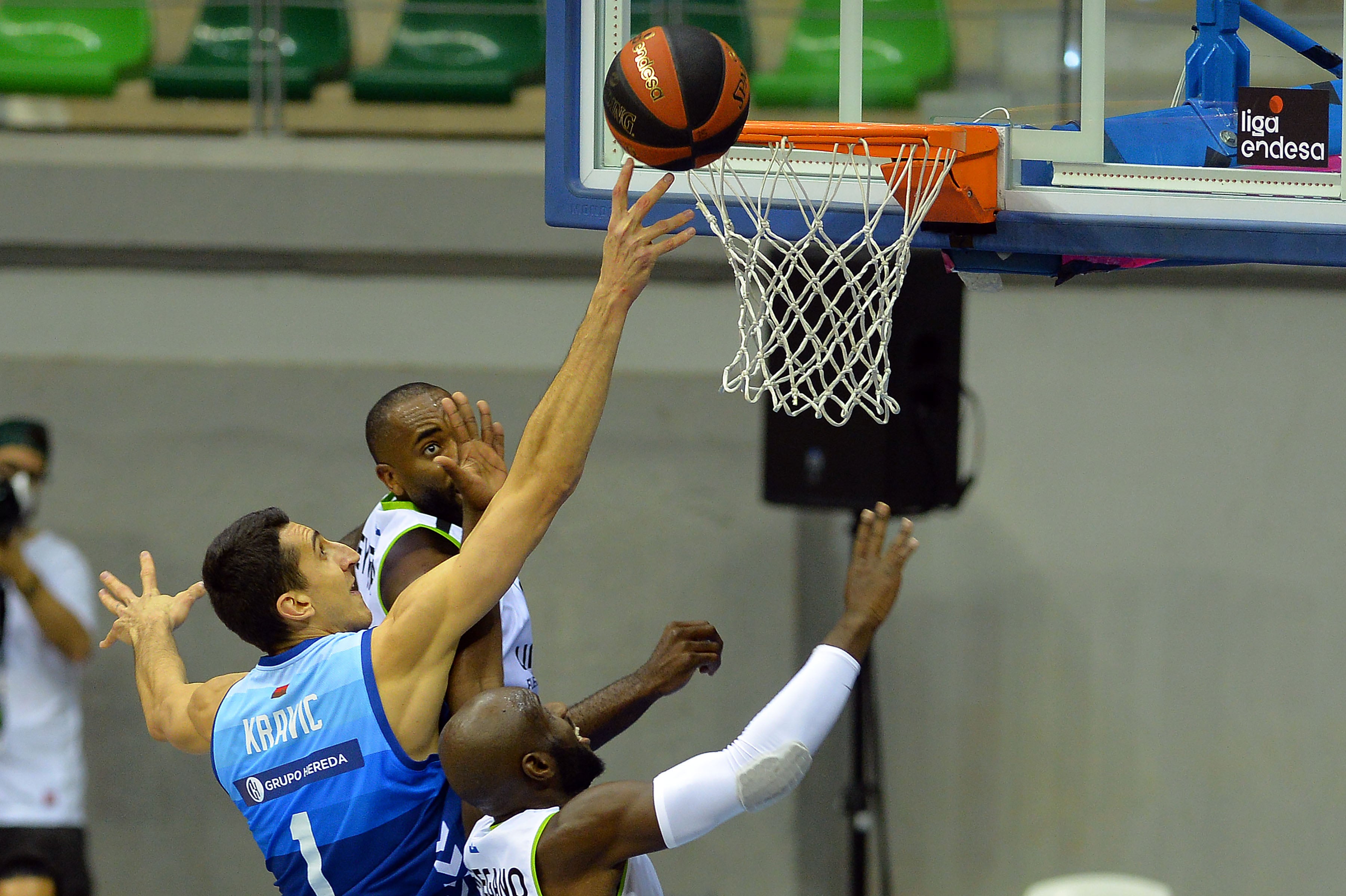 Fotos: El Hereda San Pablo cae ante Fuenlabrada en un partido plagado de bajas