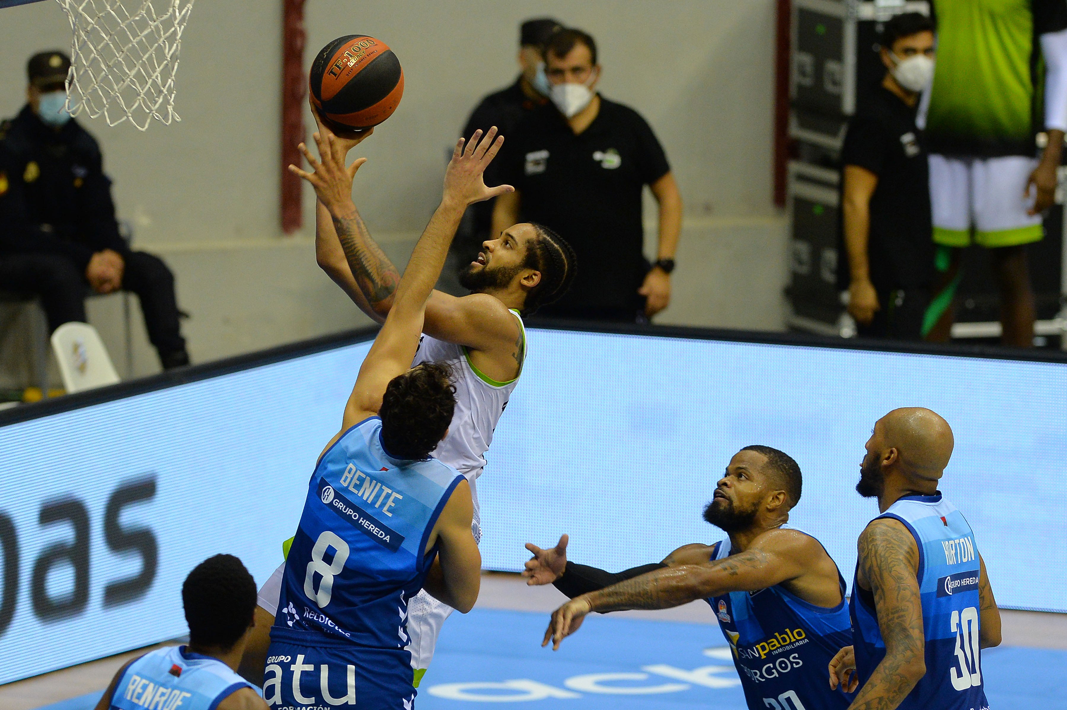 Fotos: El Hereda San Pablo cae ante Fuenlabrada en un partido plagado de bajas