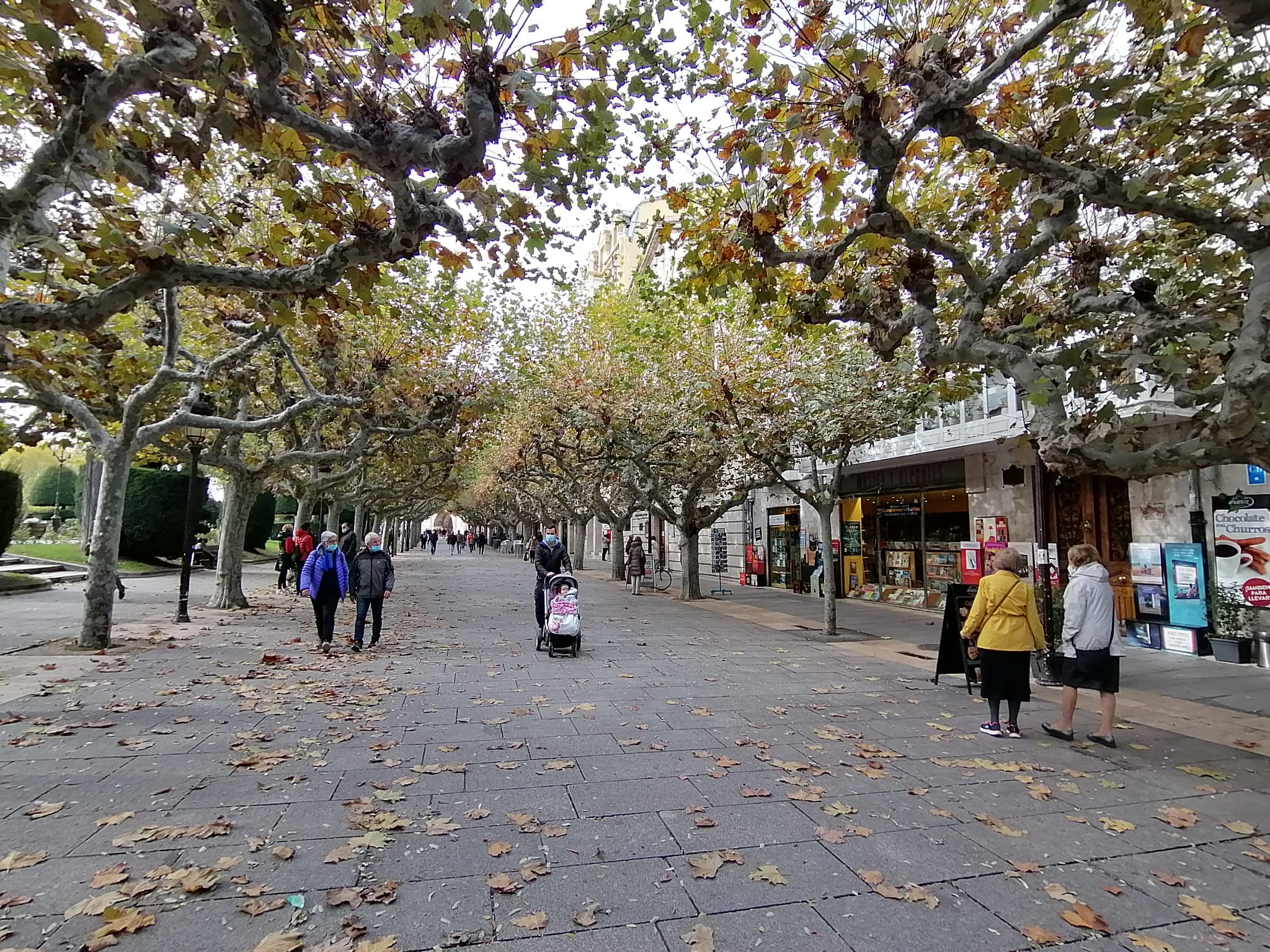 Fotos: El cierre de la hostelería deja vacíos en las calles y comandas para llevar