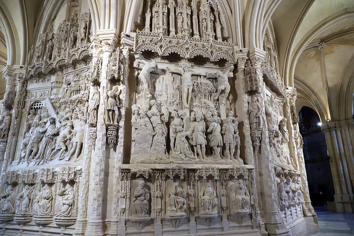 Fotos: Los relieves de Felipe Vigarny lucen renovados en la Catedral de Burgos