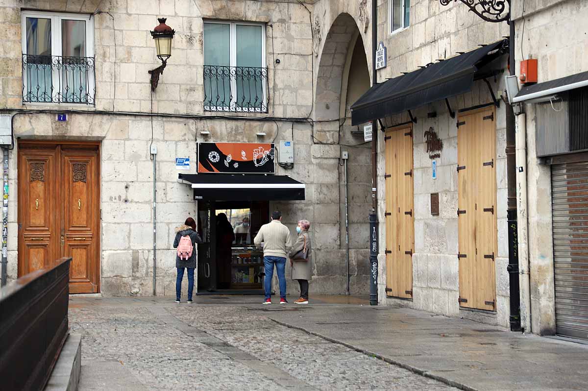 Fotos: Las compras y los paseos de mañana llegan las calles de Burgos un sábado sin hostelería