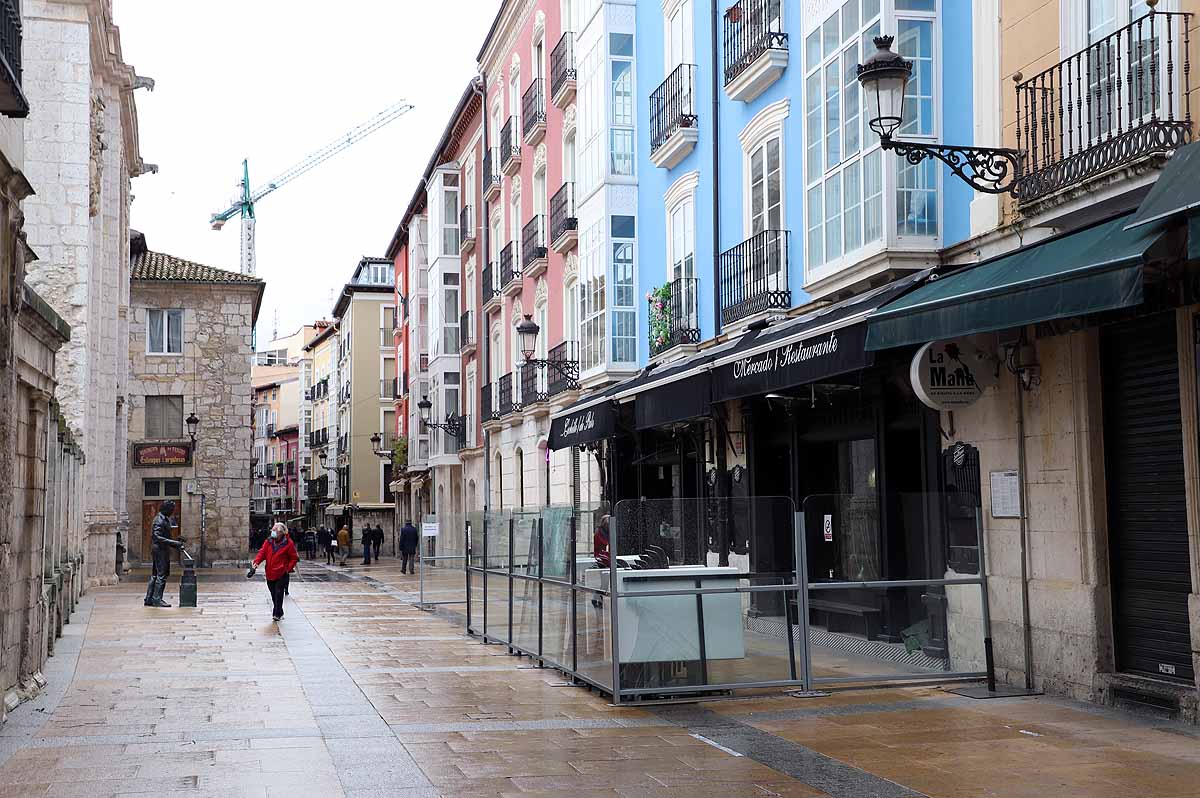 Fotos: Las compras y los paseos de mañana llegan las calles de Burgos un sábado sin hostelería