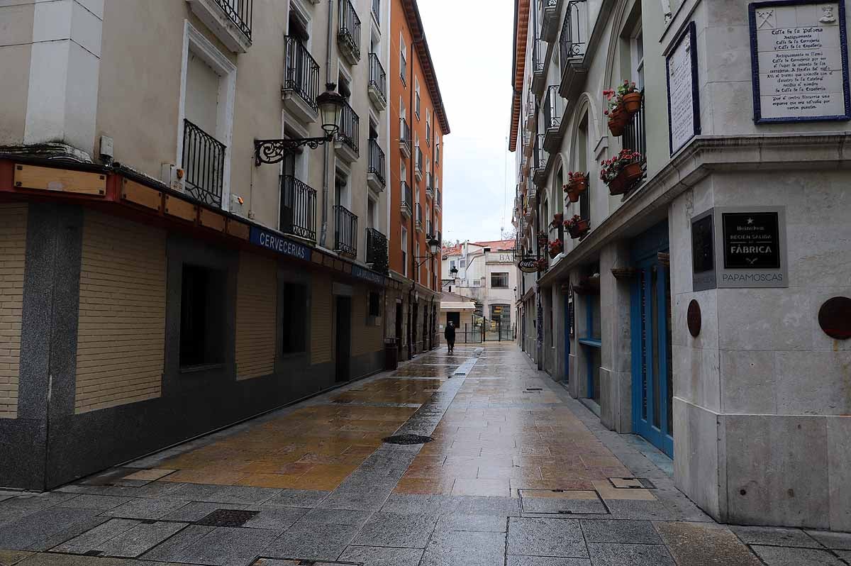 Fotos: Las compras y los paseos de mañana llegan las calles de Burgos un sábado sin hostelería