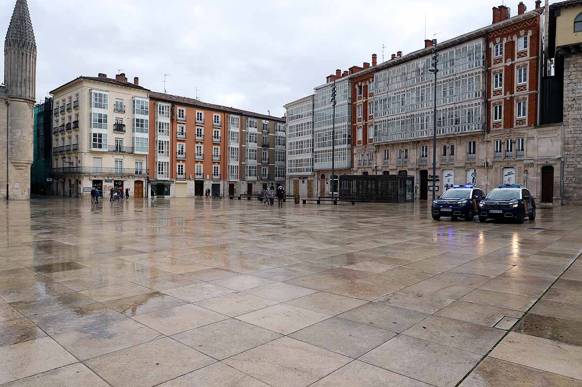 Fotos: Las compras y los paseos de mañana llegan las calles de Burgos un sábado sin hostelería