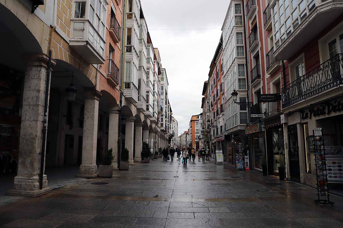 Fotos: Las compras y los paseos de mañana llegan las calles de Burgos un sábado sin hostelería