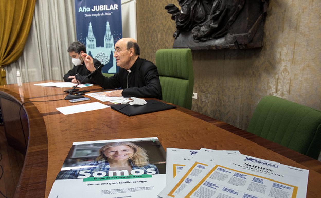 Vicente Rebollo y Fidel Herráez. presentan la memoria de actividades y balance económico de la diócesis. 