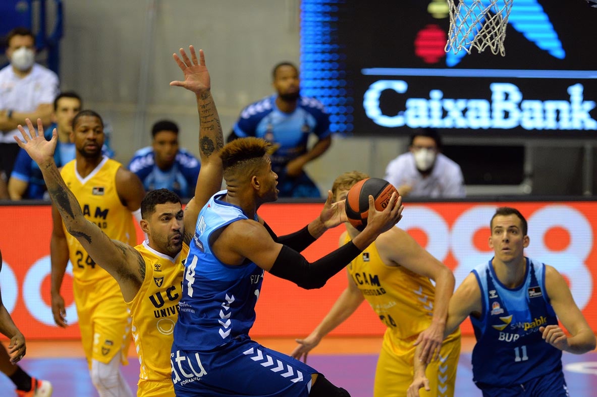 Partido entre el Hereda San Pablo Burgos y el UCAM Murcia.