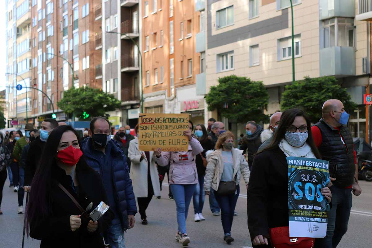 Fotos: La hostelería muestra su indignación por las calles de Burgos