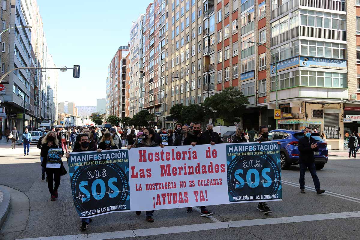 Fotos: La hostelería muestra su indignación por las calles de Burgos