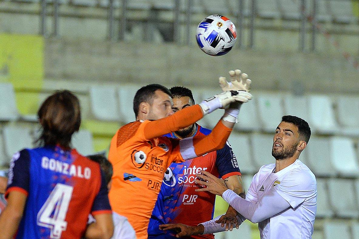 Los burgaleses perdieron 0-2 ante los asturianos.