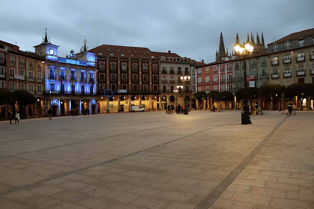 Fotos: Los burgaleses asumen las nuevas restricciones entre la comprensión y el desconcierto