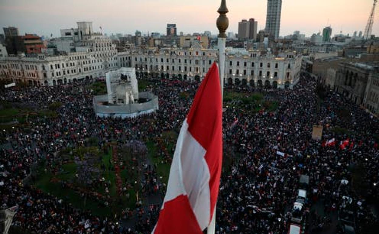 Perú: claves de la crisis política en un país sin partidos